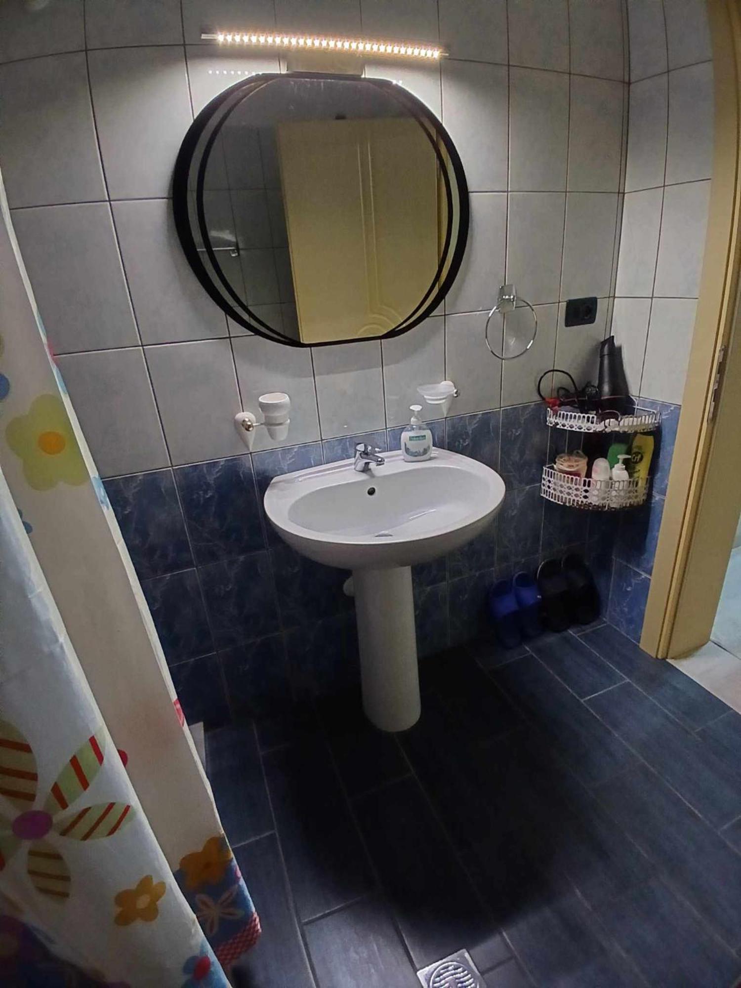 Eniguesthouse Gjirokaster Bagian luar foto