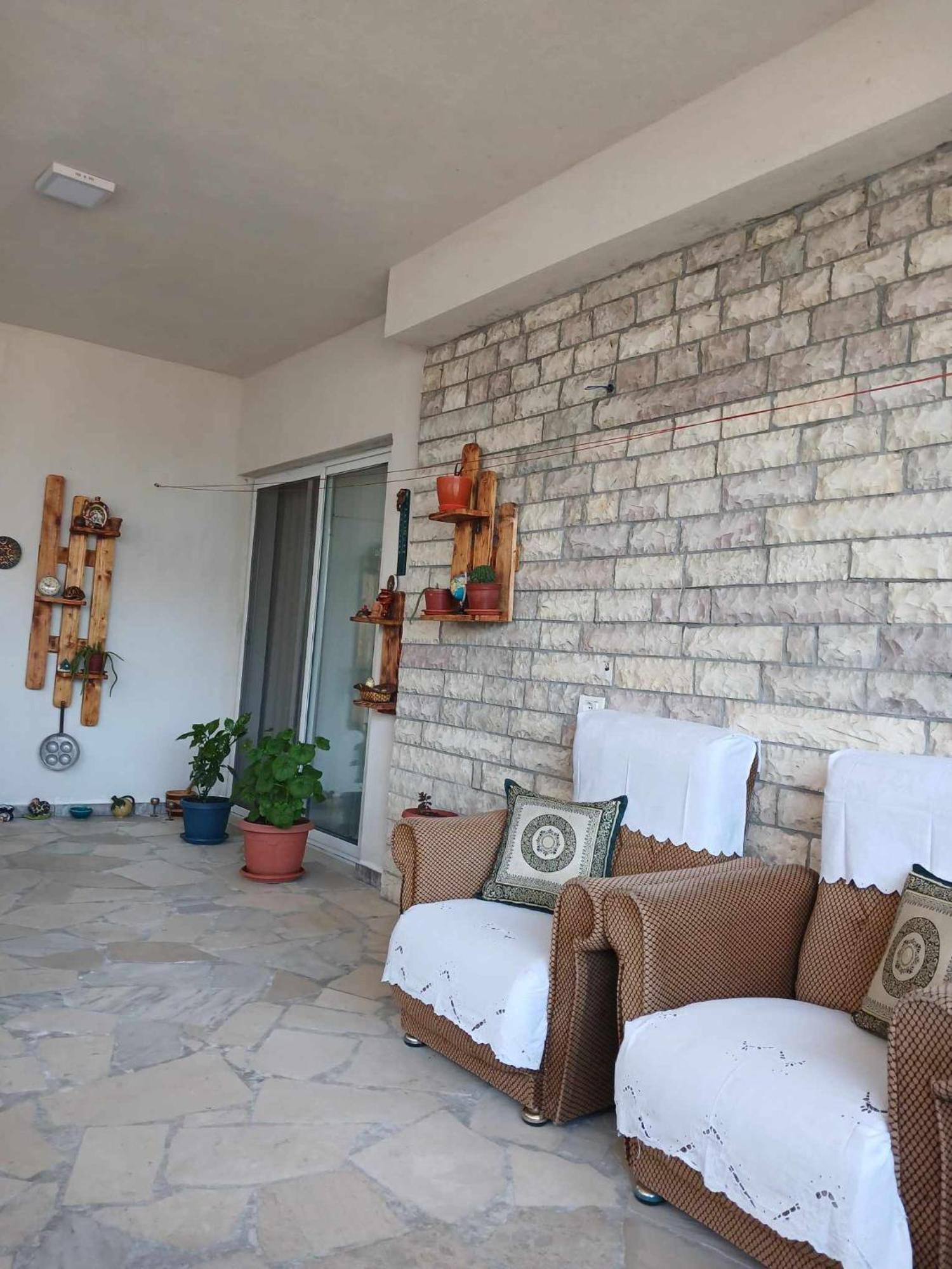 Eniguesthouse Gjirokaster Bagian luar foto