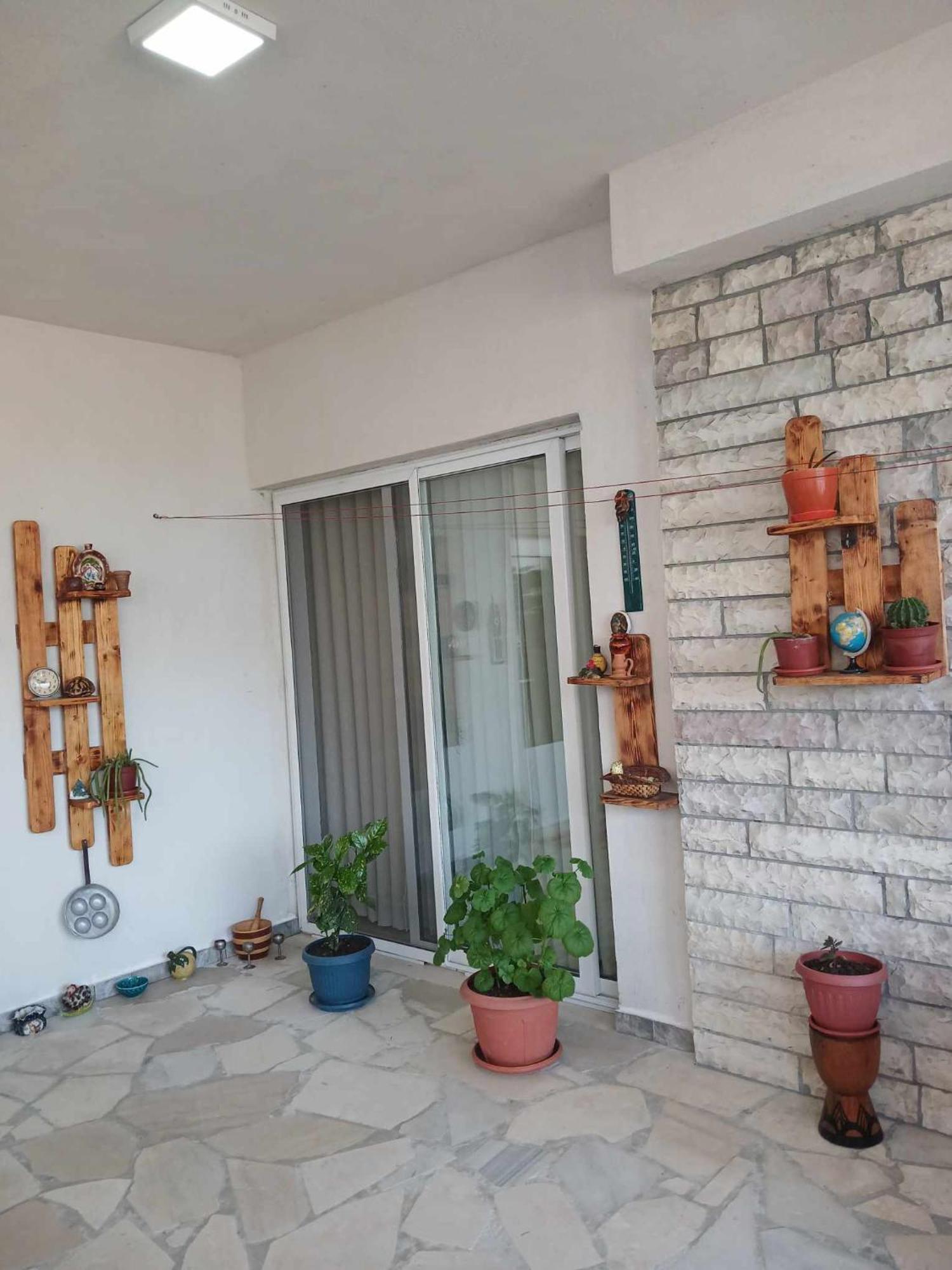 Eniguesthouse Gjirokaster Bagian luar foto