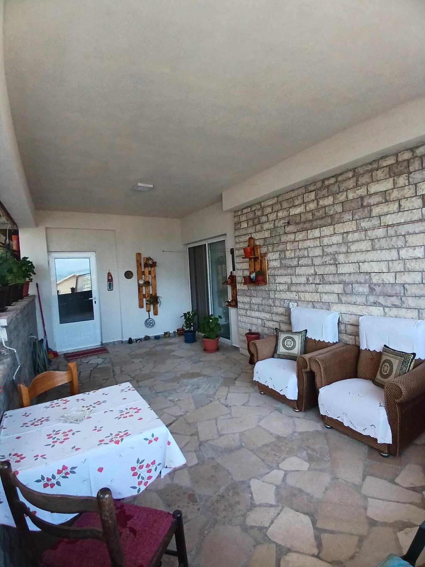 Eniguesthouse Gjirokaster Bagian luar foto